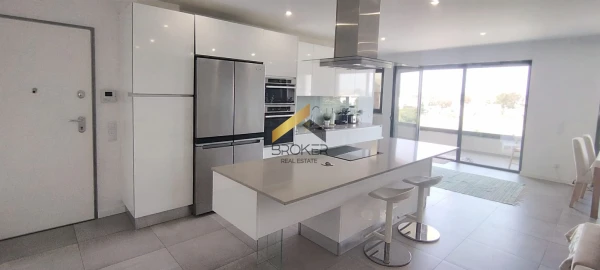 Apartamento T2 para Venda em Faro (Sé e São Pedro)