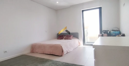 Apartamento T2 para Venda em Faro (Sé e São Pedro)