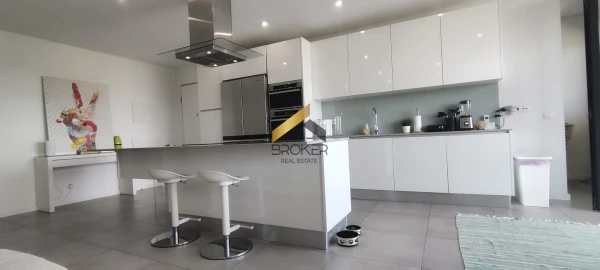 Apartamento T2 para Venda em Faro (Sé e São Pedro)