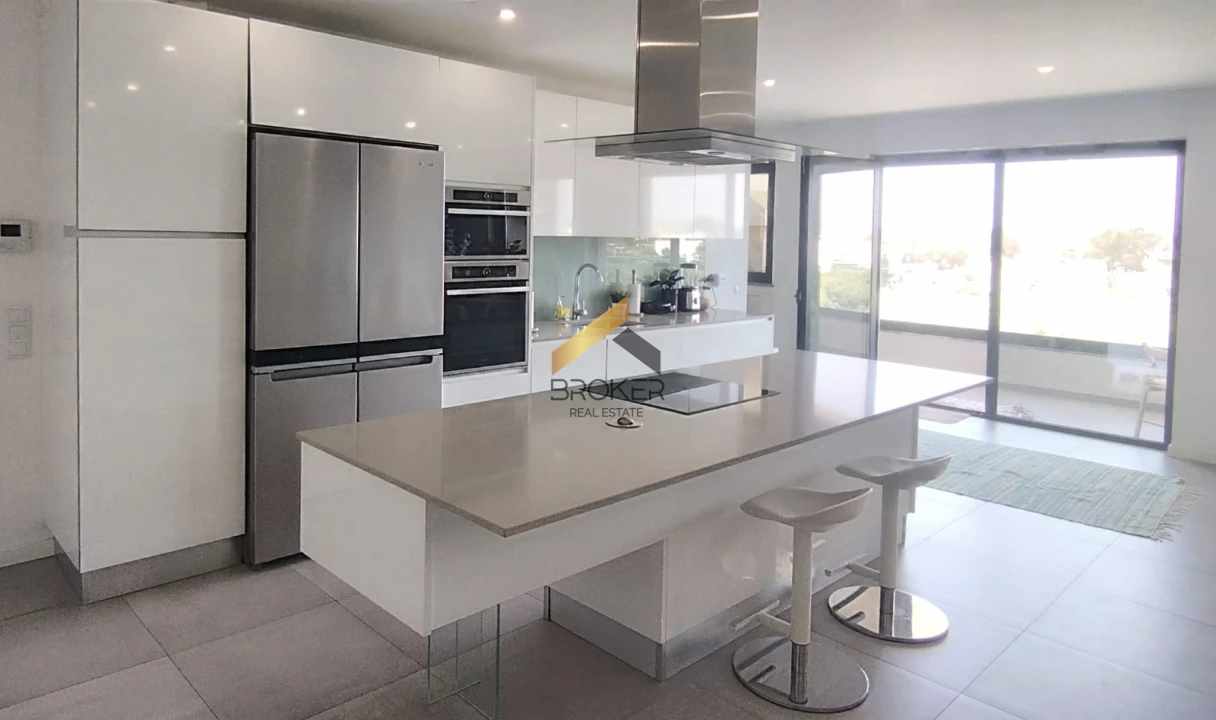 Apartamento T2 para Venda em Faro (Sé e São Pedro) Foto 8