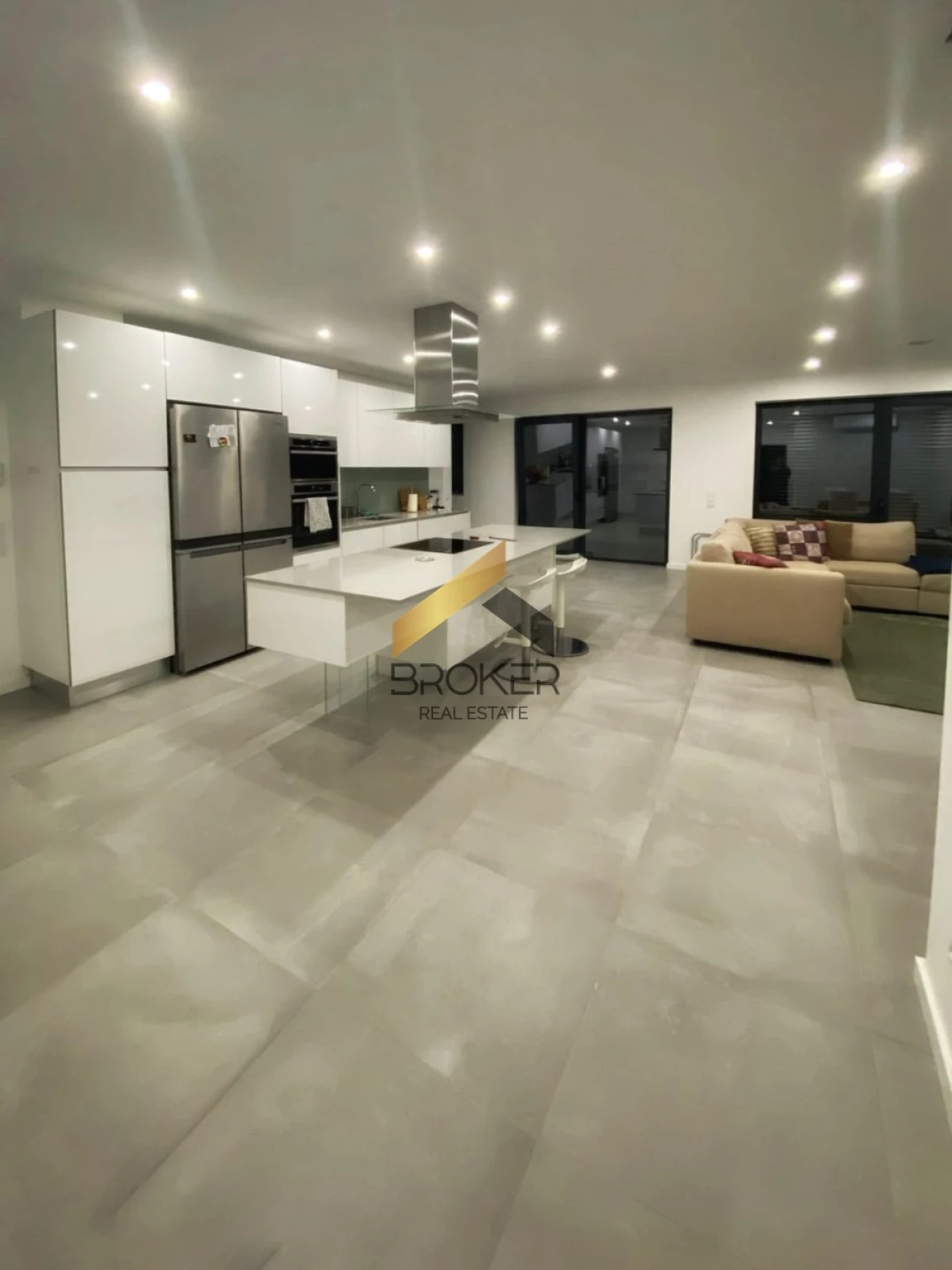 Apartamento T2 para Venda em Faro (Sé e São Pedro) Foto 9