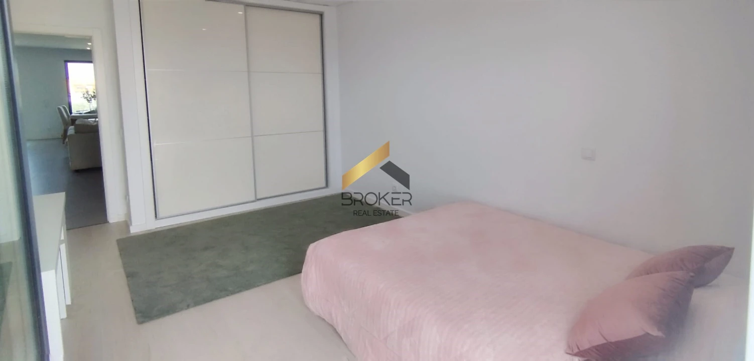 Apartamento T2 para Venda em Faro (Sé e São Pedro) Foto 34