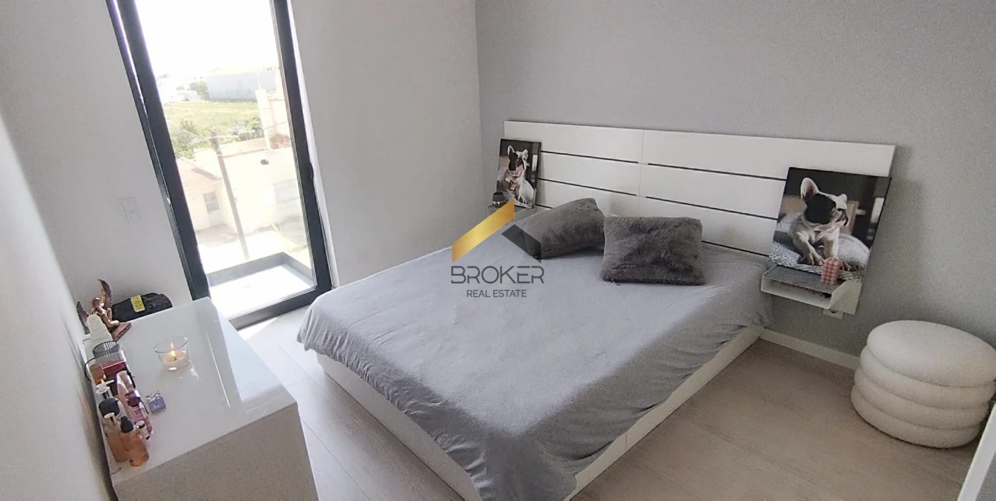 Apartamento T2 para Venda em Faro (Sé e São Pedro) Foto 30