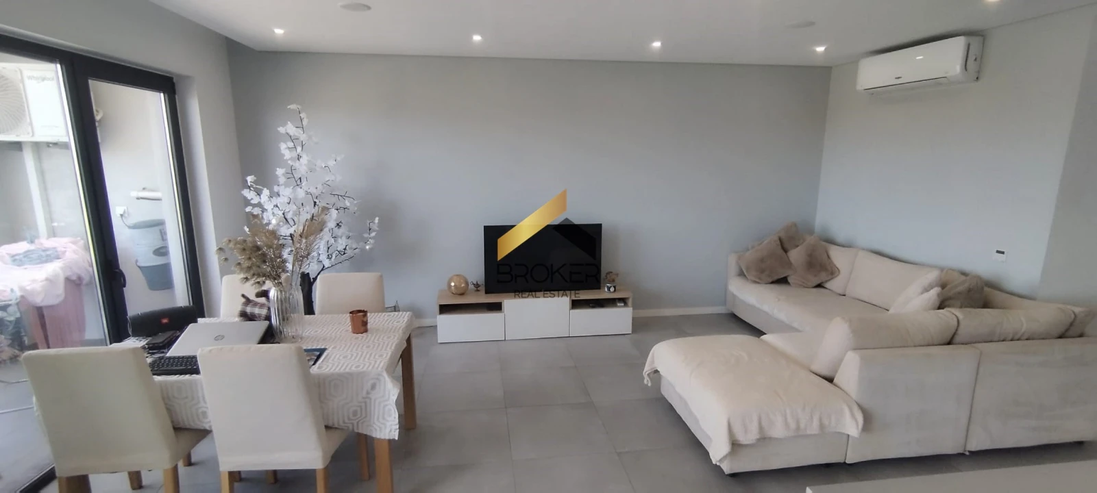 Apartamento T2 para Venda em Faro (Sé e São Pedro) Foto 3