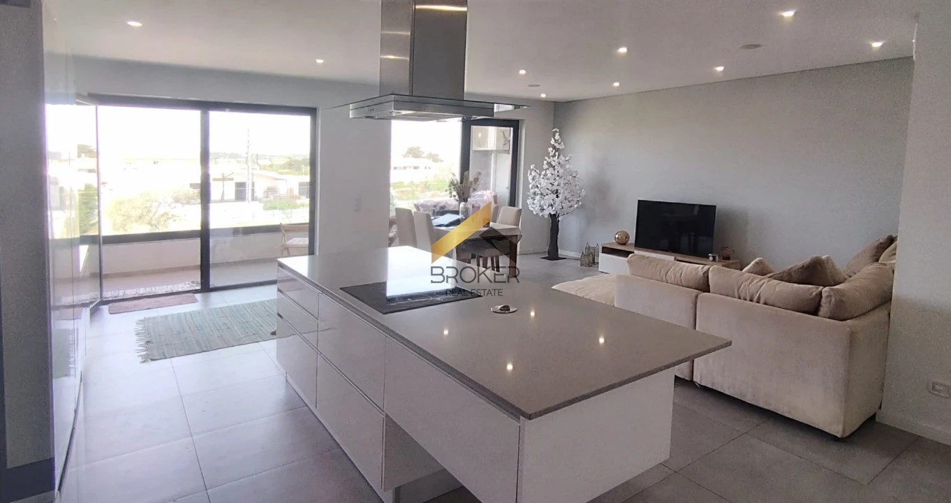 Apartamento T2 para Venda em Faro (Sé e São Pedro) Foto 6
