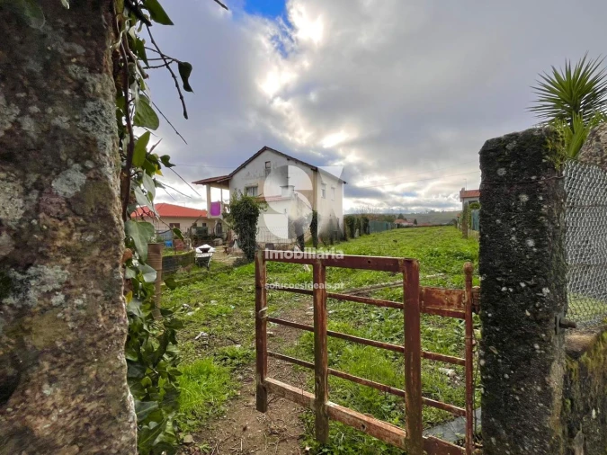 Terreno para Venda em Paços Foto 2