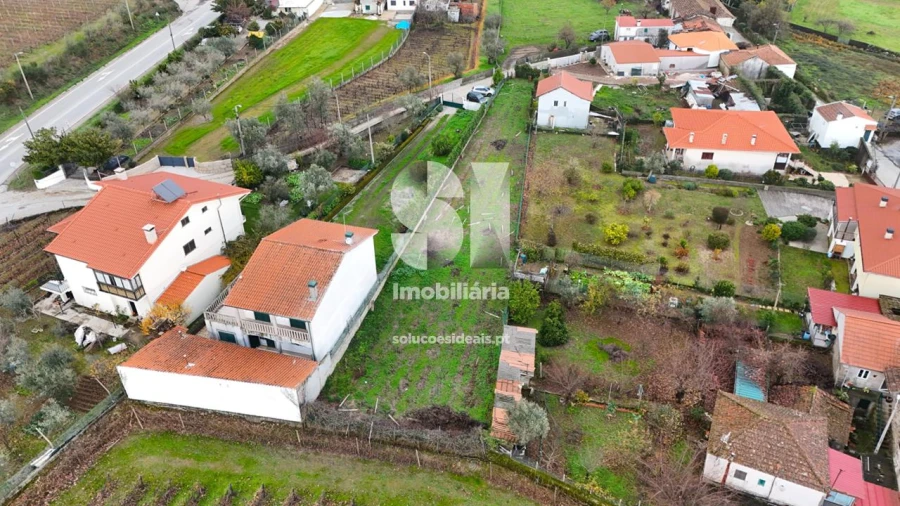 Terreno para Venda em Paços Foto 1