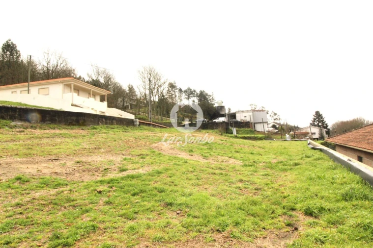 Terreno para Venda em Cepães e Fareja Foto 1