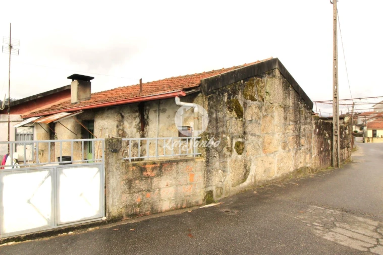 Moradia T2 para Venda em Cepães e Fareja Foto 1