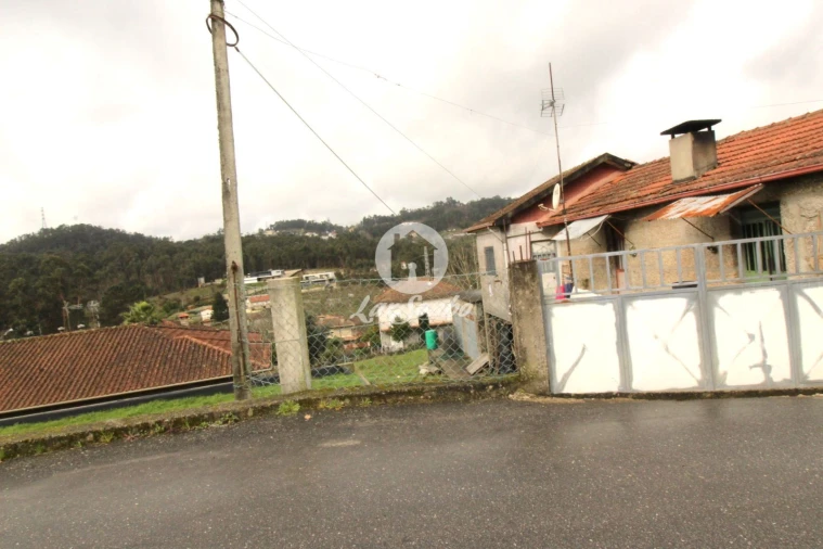 Moradia T2 para Venda em Cepães e Fareja Foto 1