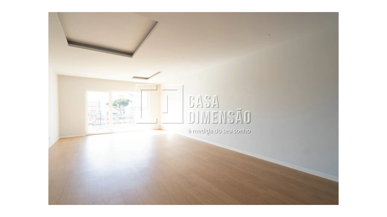 Apartamento T1 para Venda em Carcavelos e Parede Foto 8