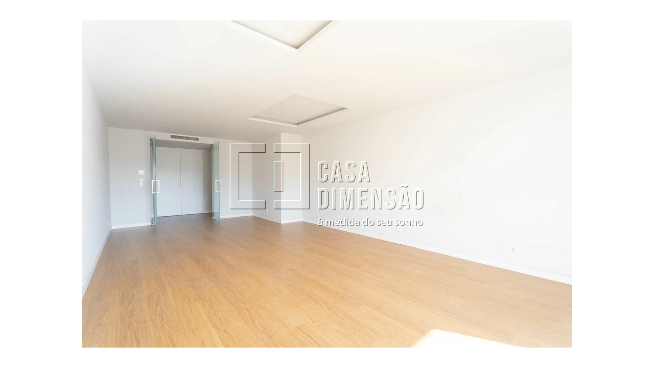 Apartamento T1 para Venda em Carcavelos e Parede Foto 11
