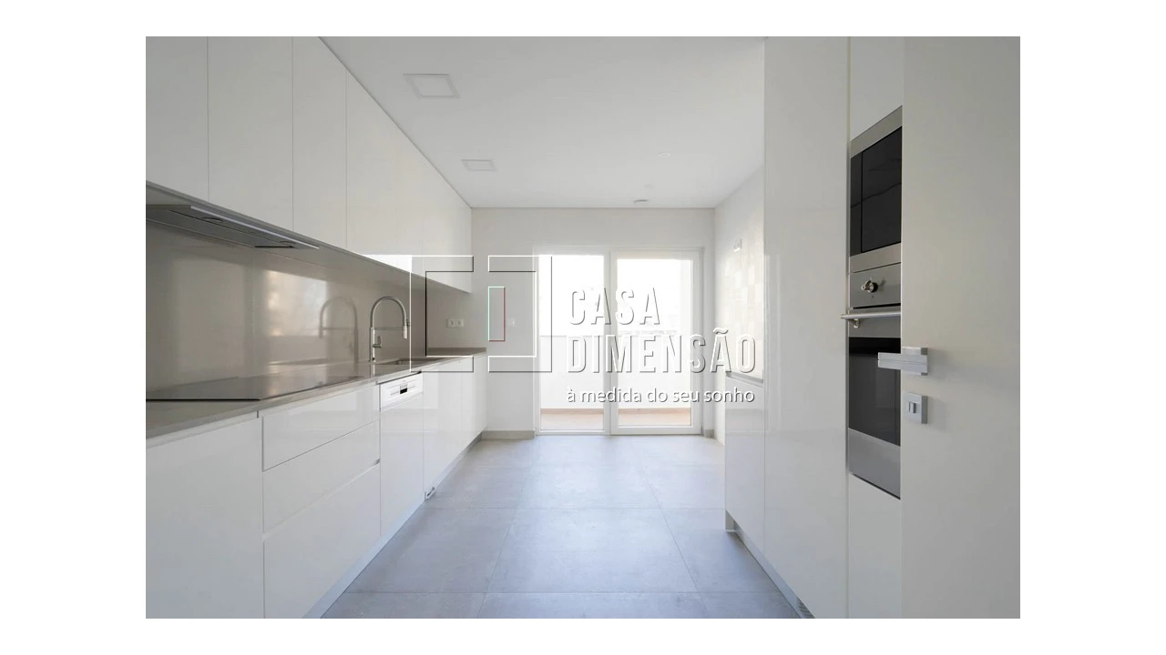 Apartamento T1 para Venda em Carcavelos e Parede Foto 15
