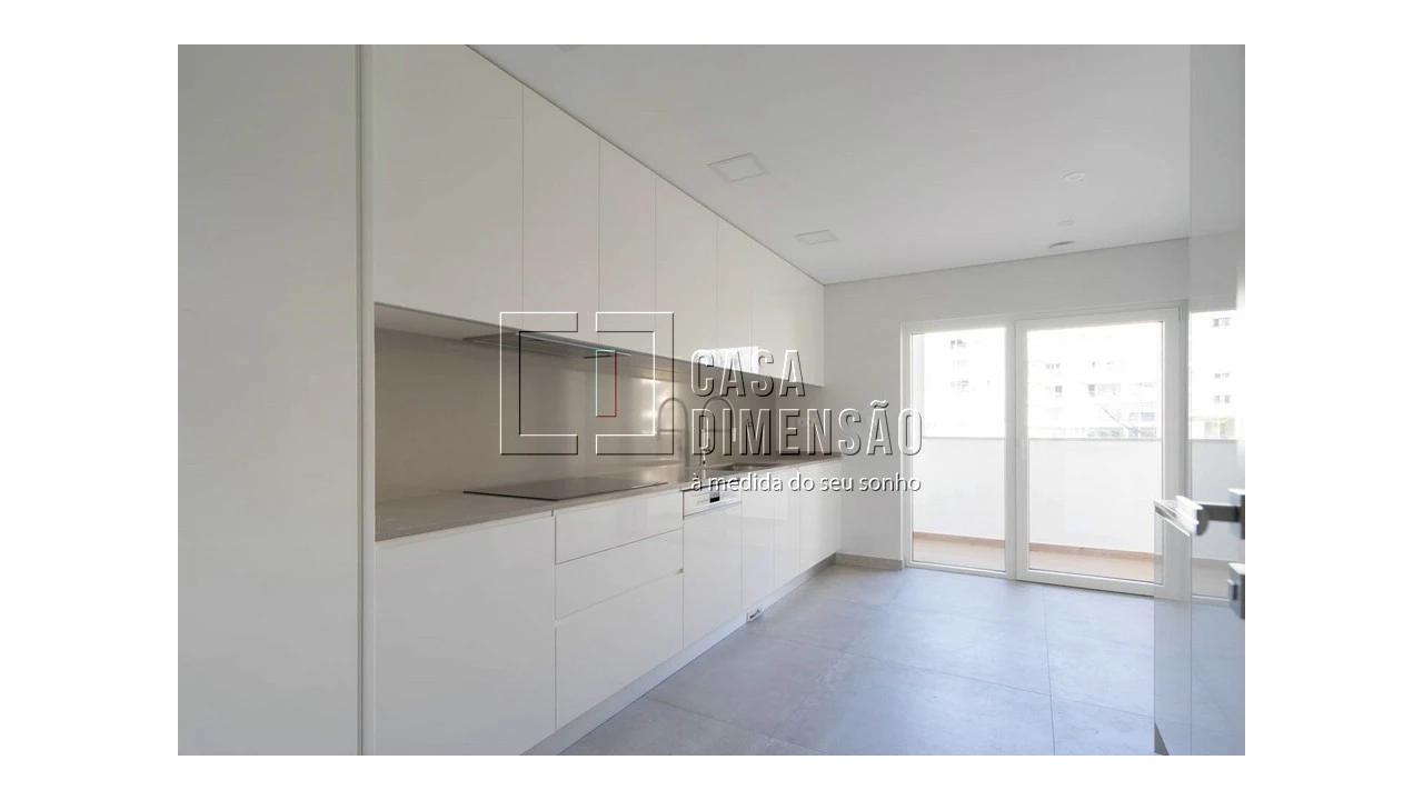 Apartamento T1 para Venda em Carcavelos e Parede Foto 16