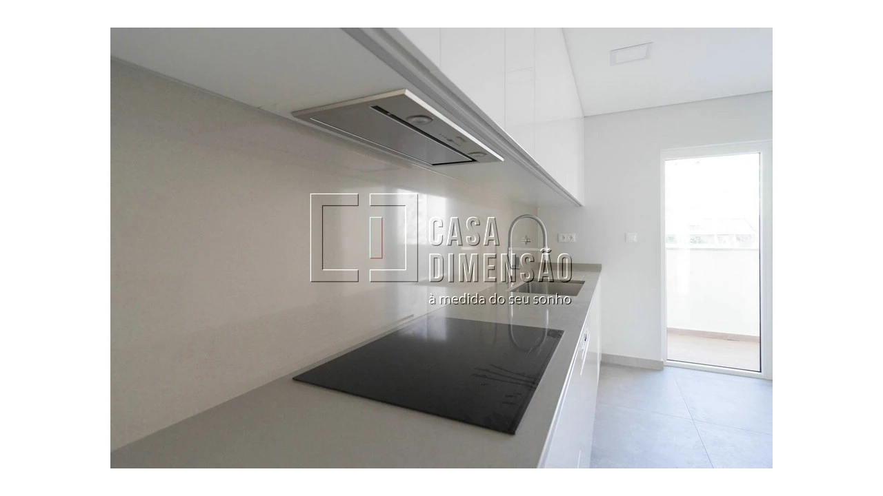 Apartamento T1 para Venda em Carcavelos e Parede Foto 17