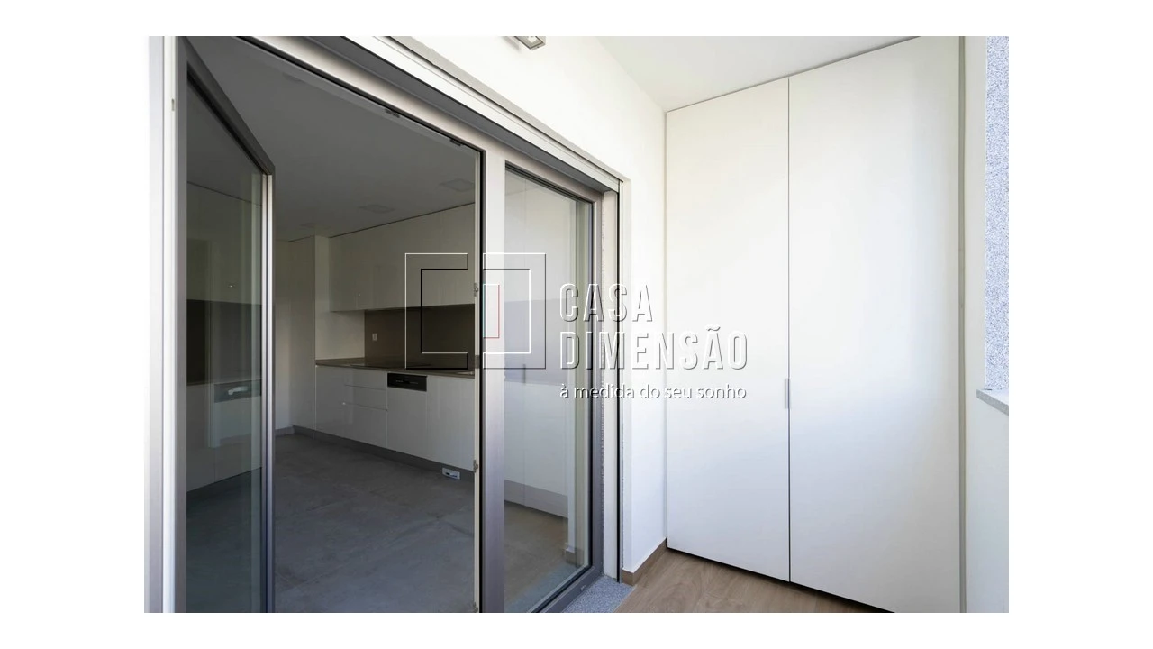 Apartamento T1 para Venda em Carcavelos e Parede Foto 23