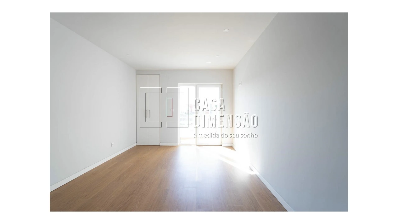 Apartamento T1 para Venda em Carcavelos e Parede Foto 33