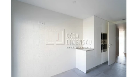 Apartamento T1 para Venda em Carcavelos e Parede