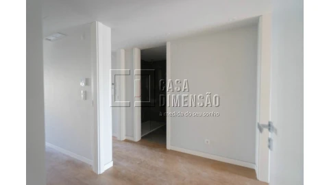 Apartamento T1 para Venda em Carcavelos e Parede