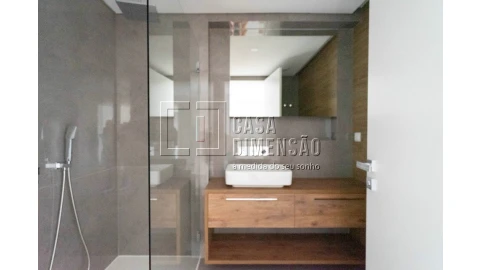 Apartamento T1 para Venda em Carcavelos e Parede