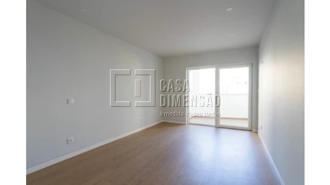 Apartamento T1 para Venda em Carcavelos e Parede