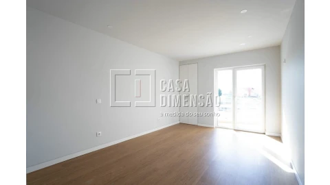 Apartamento T1 para Venda em Carcavelos e Parede