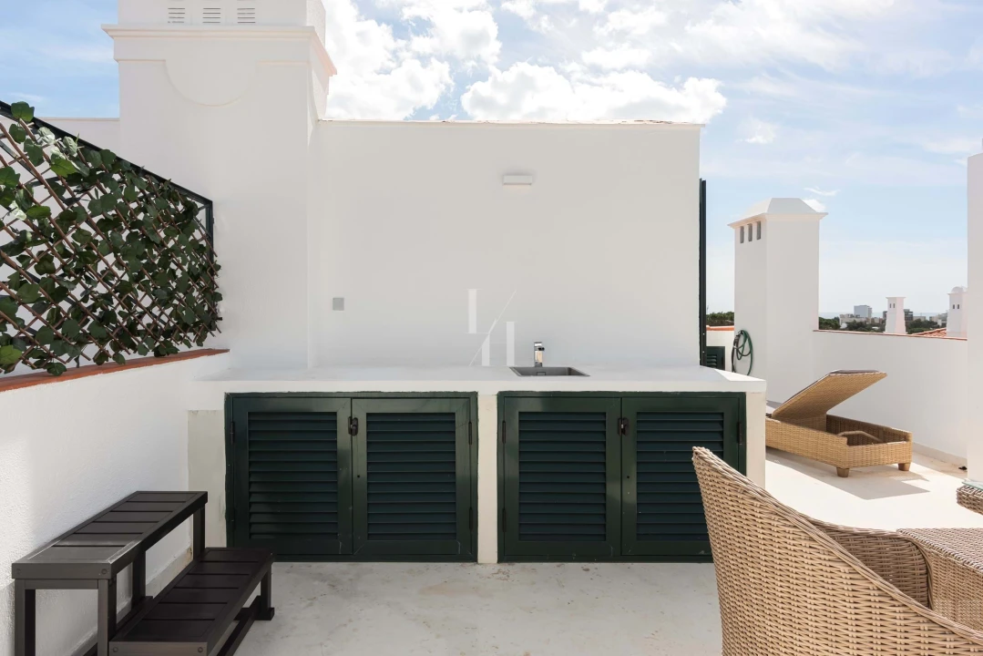 Apartamento T3 para Arrendamento férias em Quarteira Foto 18