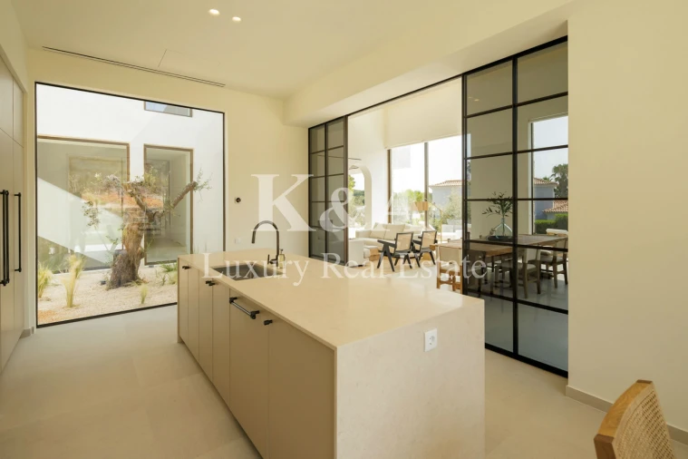 Moradia T4 para Venda em Almancil Foto 9