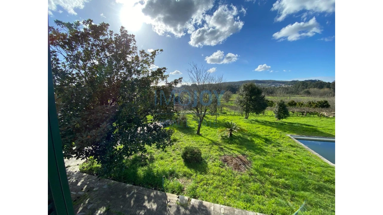 Quinta T9 para Venda em Carreira e Refojos de Riba de Ave Foto 3