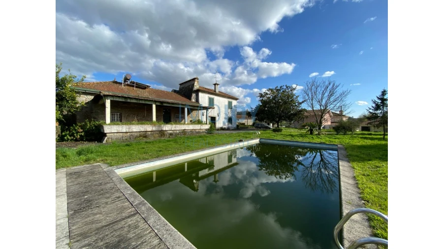 Quinta T9 para Venda em Carreira e Refojos de Riba de Ave Foto 2