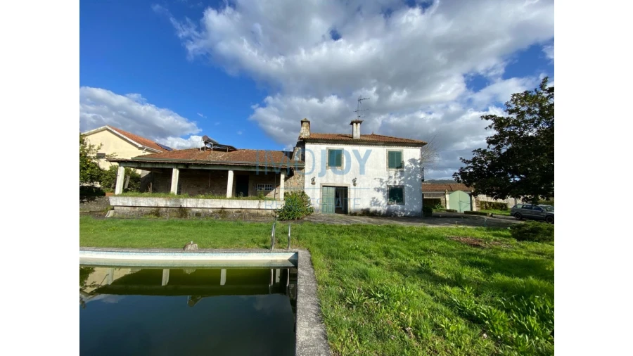 Quinta T9 para Venda em Carreira e Refojos de Riba de Ave