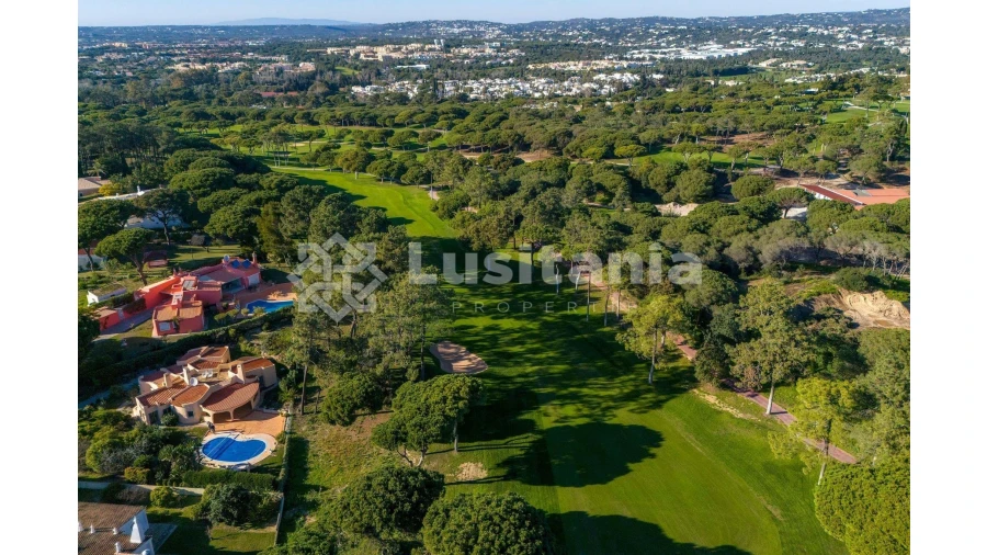 Moradia T4 para Venda em Quarteira Foto 19