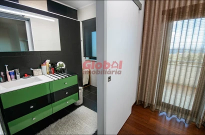 Moradia T4 para Venda em Rio de Loba