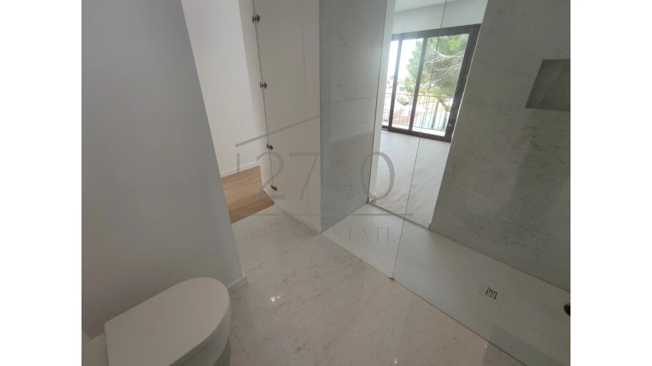 Moradia T3 para Venda em Alcabideche Foto 12