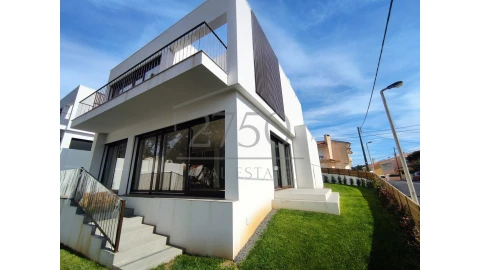 Moradia T3 para Venda em Alcabideche