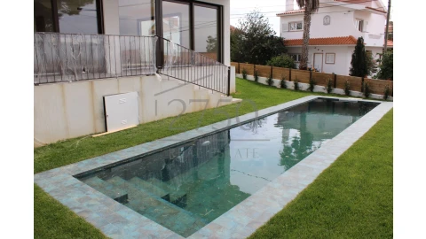 Moradia T3 para Venda em Alcabideche