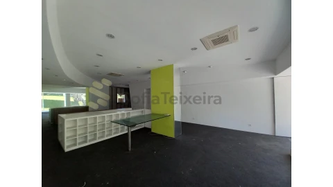 Loja para Venda em São João da Madeira