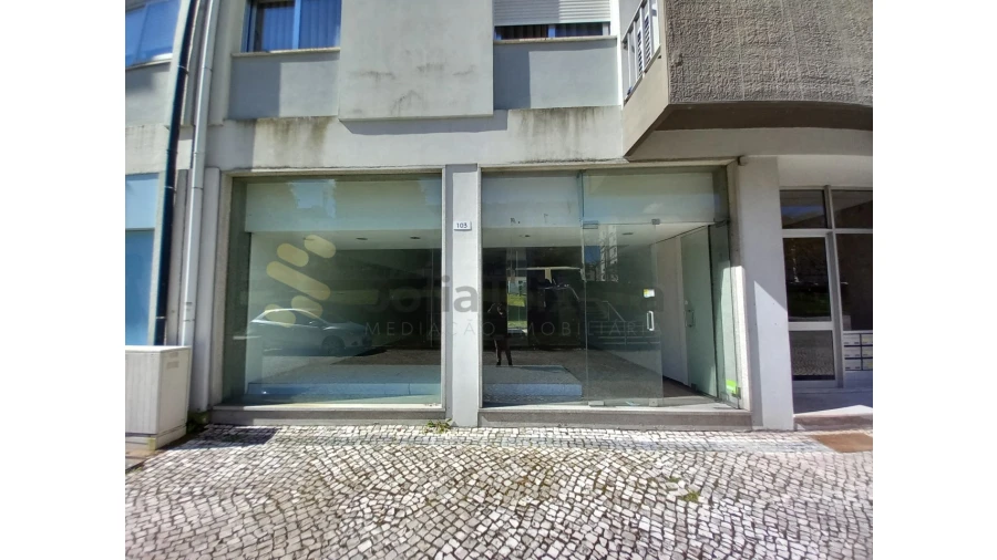 Loja para Venda em São João da Madeira Foto 1