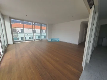 Apartamento T3 para Venda em Funchal (Se)