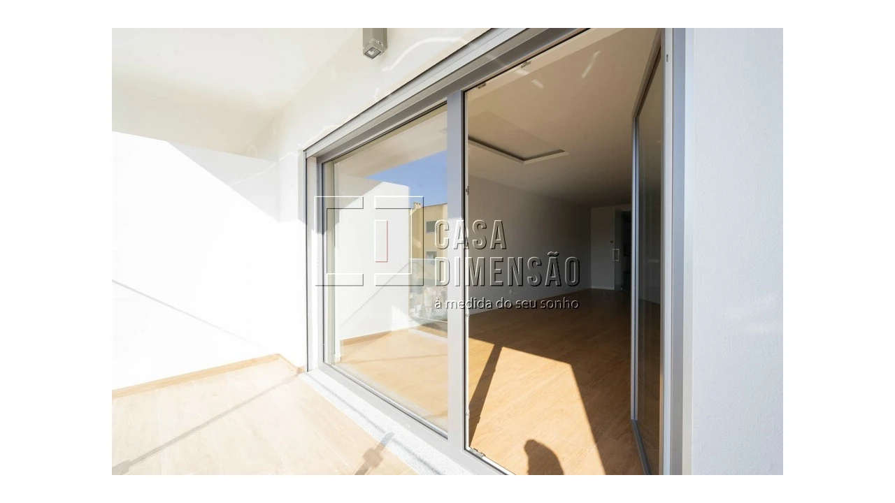 Apartamento T3 para Venda em Carcavelos e Parede Foto 11