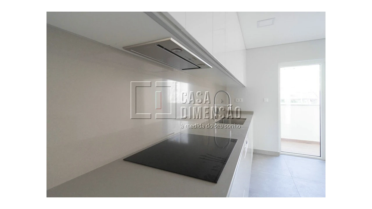 Apartamento T3 para Venda em Carcavelos e Parede Foto 16