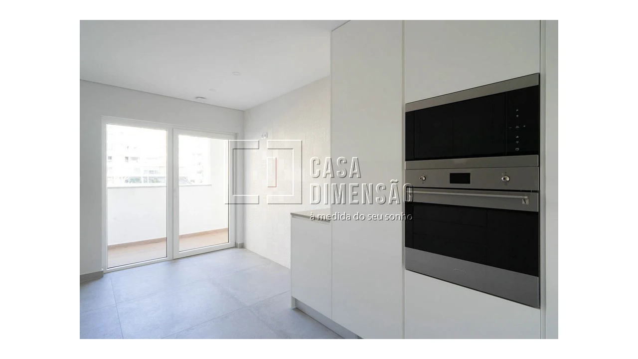 Apartamento T3 para Venda em Carcavelos e Parede Foto 18