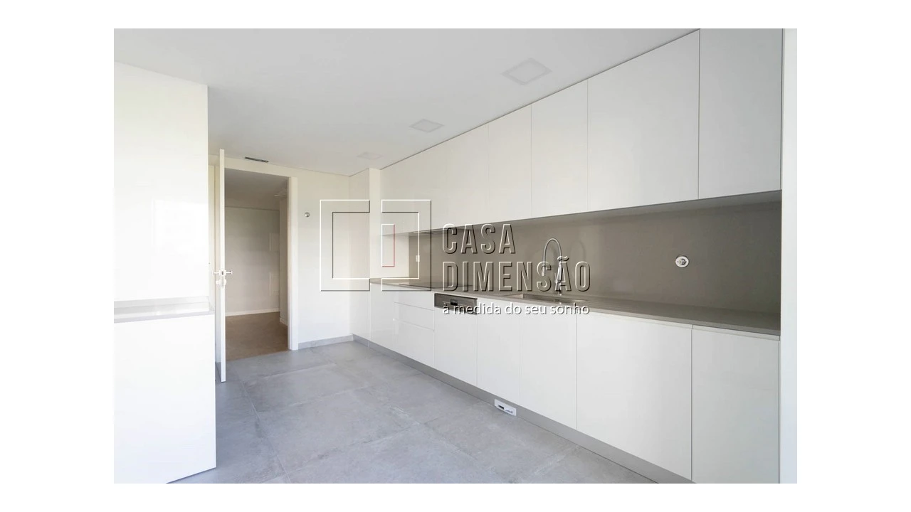Apartamento T3 para Venda em Carcavelos e Parede Foto 19