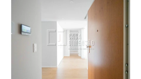 Apartamento T3 para Venda em Carcavelos e Parede