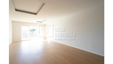 Apartamento T3 para Venda em Carcavelos e Parede