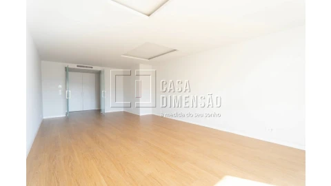 Apartamento T3 para Venda em Carcavelos e Parede