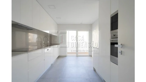Apartamento T3 para Venda em Carcavelos e Parede