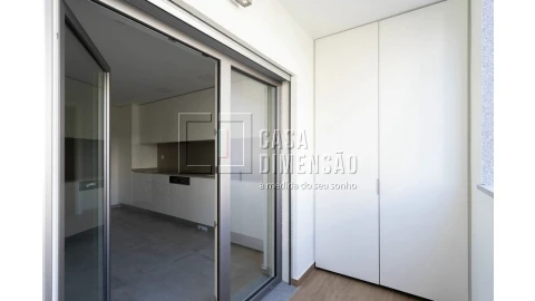 Apartamento T3 para Venda em Carcavelos e Parede