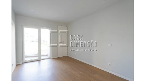 Apartamento T3 para Venda em Carcavelos e Parede