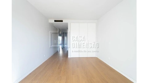 Apartamento T3 para Venda em Carcavelos e Parede